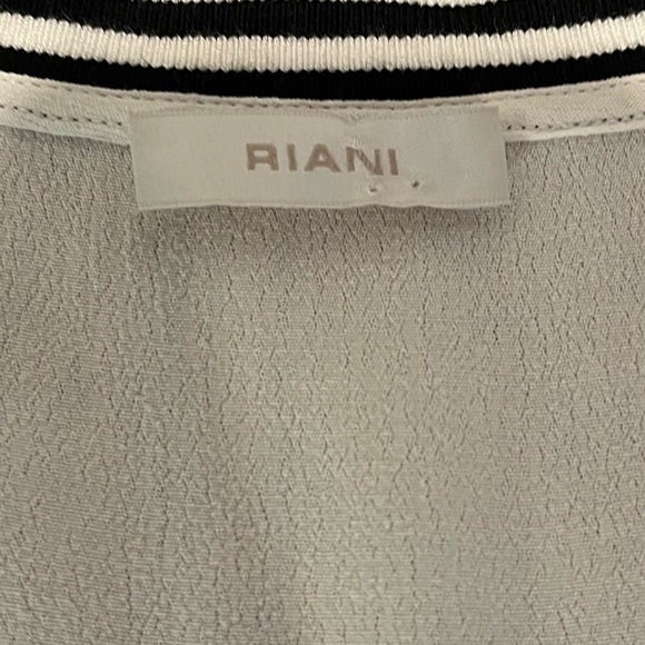 Riani White Sleeveless V-Neck Top with Sporty Trim – Size 8 - Picture 2 of 9